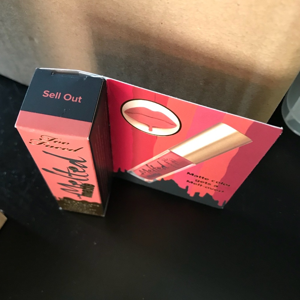 Melted Matte Liquified Lipstick in Sell Out! NIB! - Picture 7 of 8